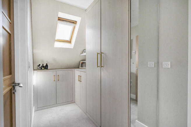 Walk-In-Wardrobe