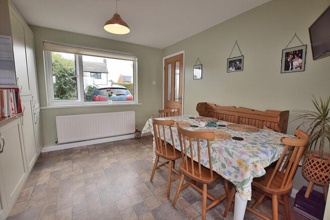 3 bed Terraced for sale Image 9