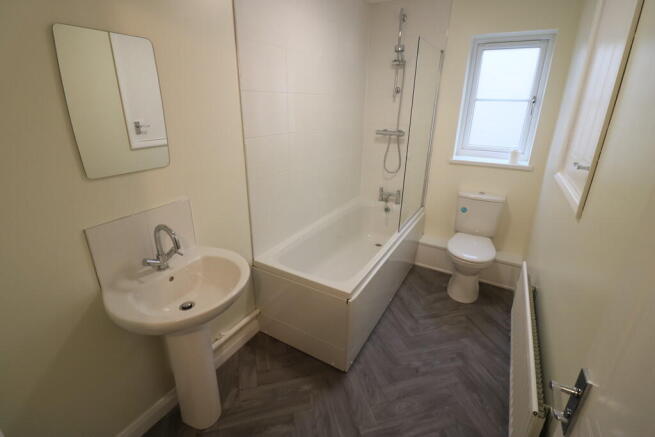 2 bed Semi-Detached to rent Image 11