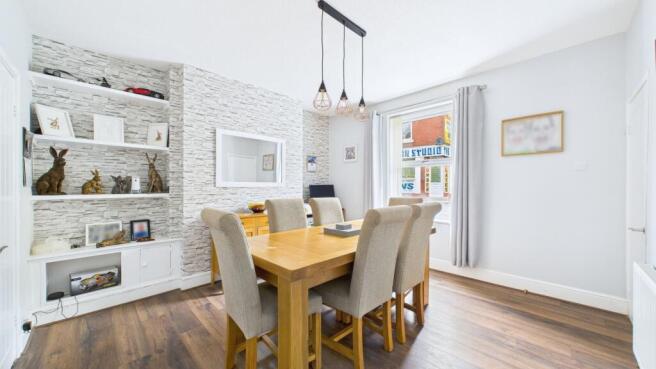 CAM03669G0-PR0037-STILL008