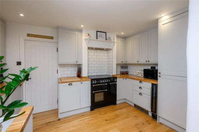 3 bed Terraced for sale Image 8