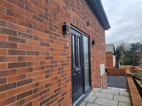2 bed Detached to rent Image 7