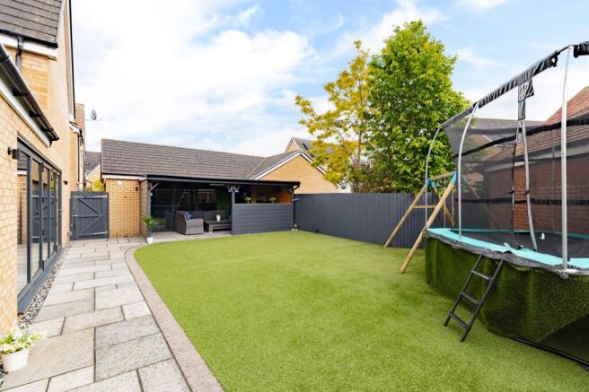 Robinson Close, Wootton, MK43 photo 4