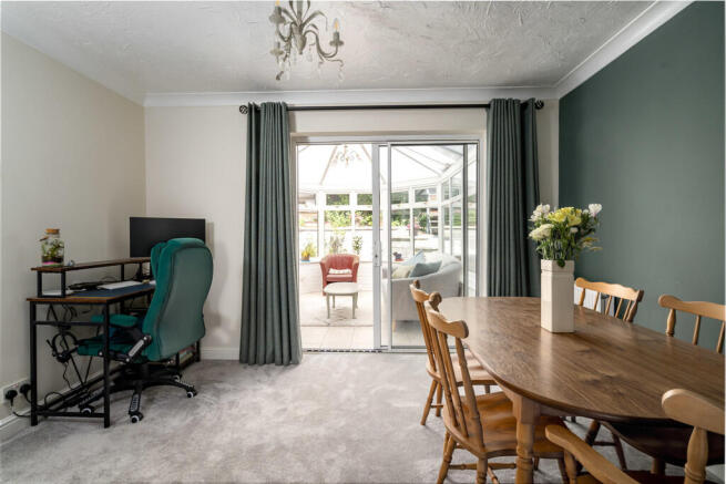 4 bed Detached for sale Image 7