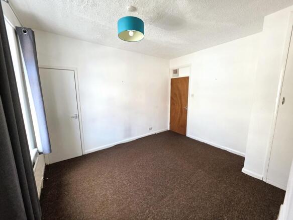 2 bed Terraced to rent Image 9