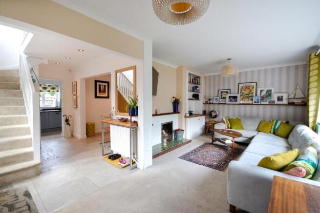Paddock Close, Radcliffe-On-Trent, Nottingham photo 4