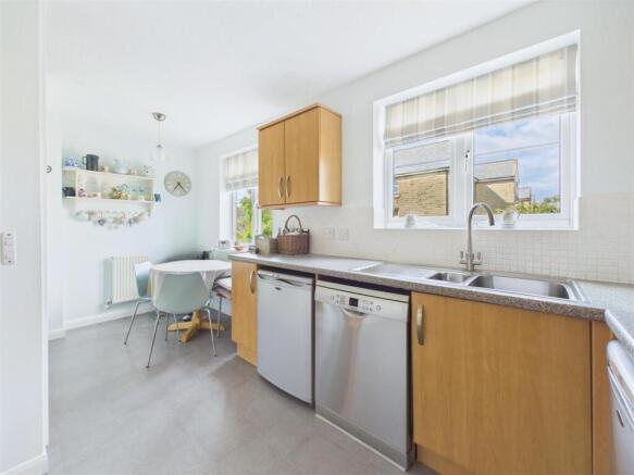 4 bed Town House for sale Image 9