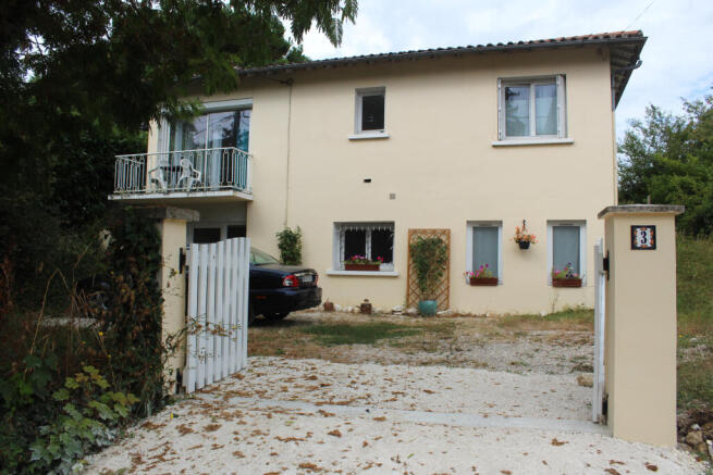 Photo 1