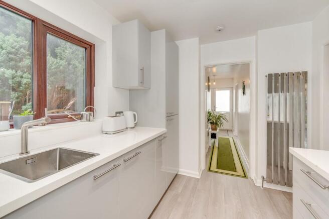 3 bed Semi-Detached for sale Image 6