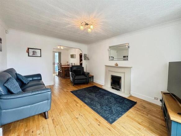 3 bed End of Terrace for sale Image 2