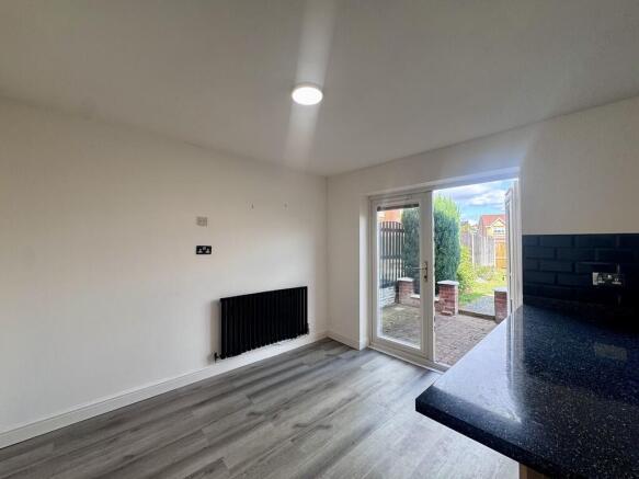 4 bed Detached to rent Image 4