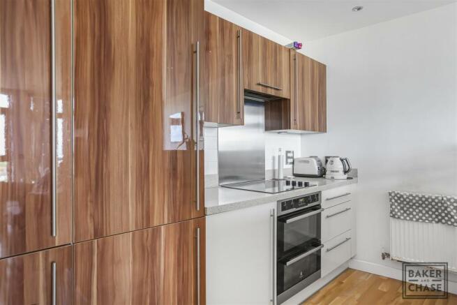 Lounge/Kitchen (Open-Plan)