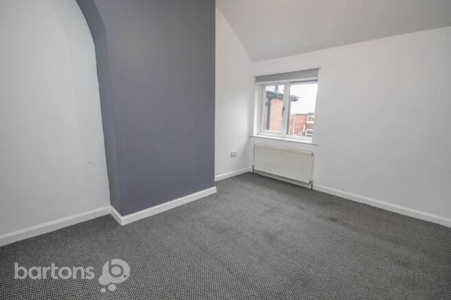 2 bed Terraced to rent Image 6