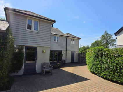 CHAIN FREE - The Street, Braughing, Herts