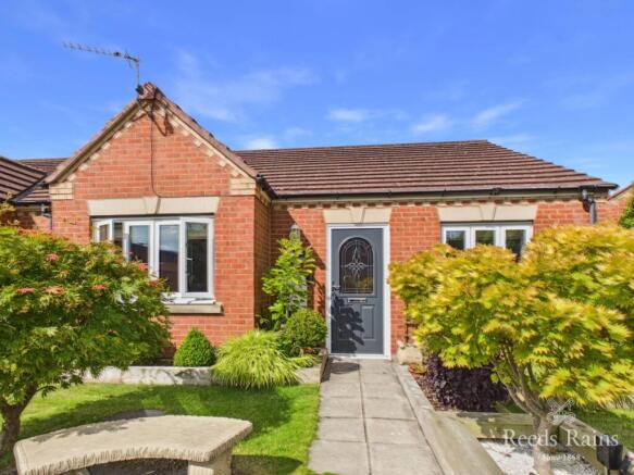 2 bed Bungalow for sale Image 2