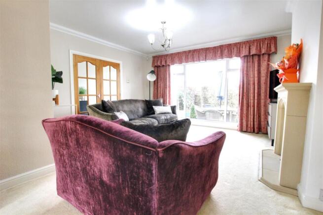 3 bed Detached Bungalow for sale Image 4
