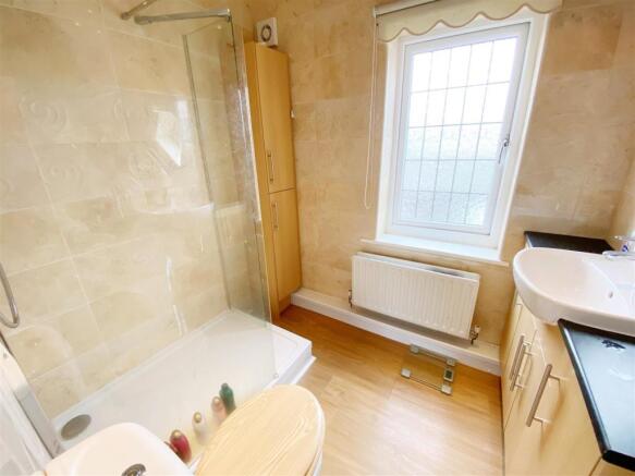 Shower Room.jpg