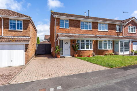 Cross Close, Fremington, Barnstaple, North Devon