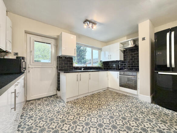 4 bed Terraced for sale Image 5