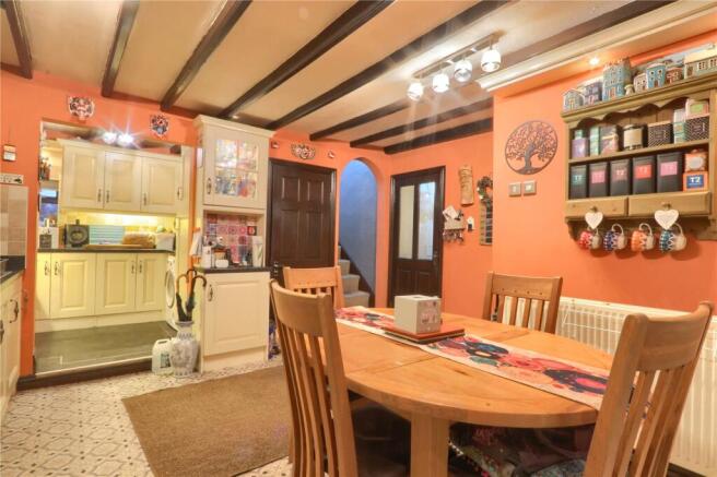 4 bed Terraced for sale Image 9
