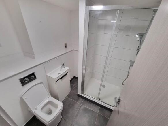 Studio to rent Image 10