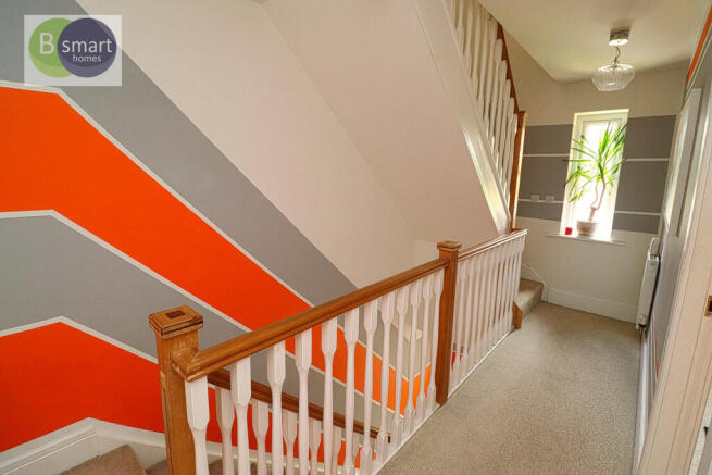 4 bed Semi-Detached for sale Image 12