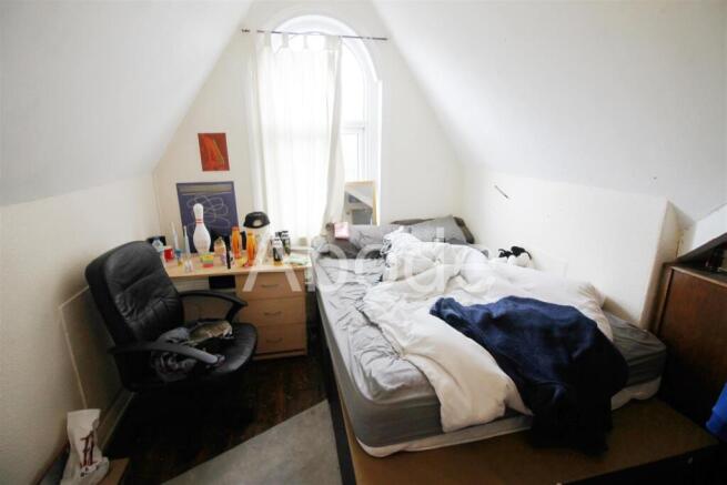 3 bed Flat to rent Image 4