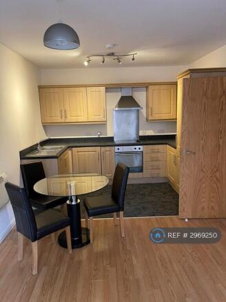 2 bed Flat to rent Image 4