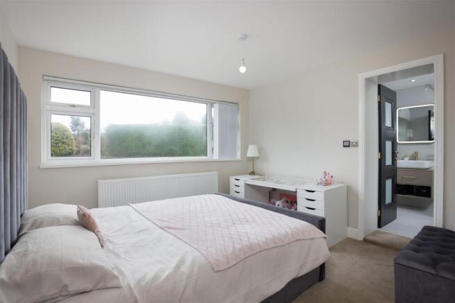 3 bed Detached for sale Image 11