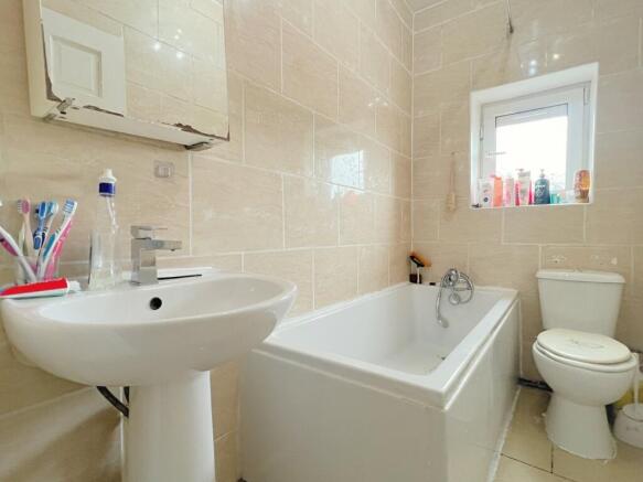 4 bed Terraced for sale Image 7