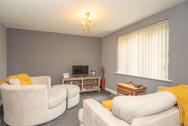 2 bed Flat for sale Image 7