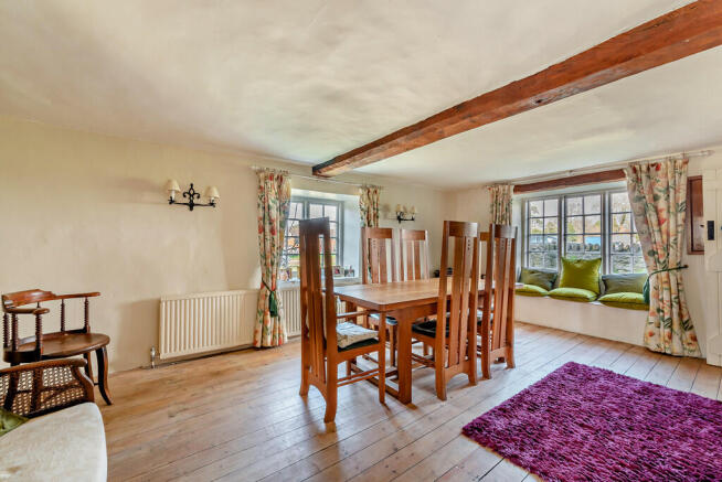 8586761-interior0...