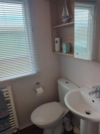 2 bed Park Home for sale Image 8