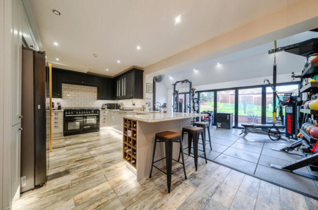 1387769-9-6941472...