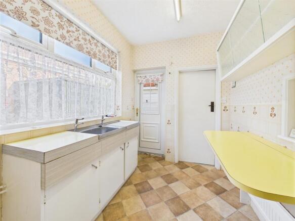 3 bed Semi-Detached for sale Image 5