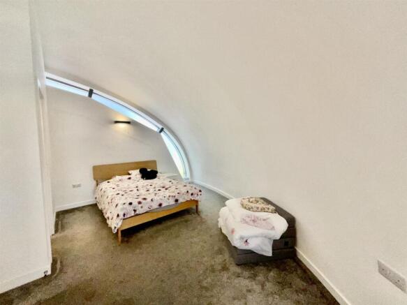 2 bed Flat to rent Image 8