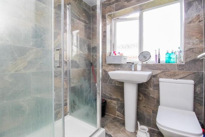3 bed Terraced for sale Image 7