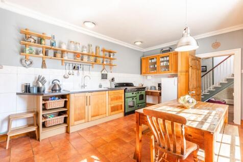 Detached House in Shipdham with Separate Annexe and 1/4 Acres (STMS)
