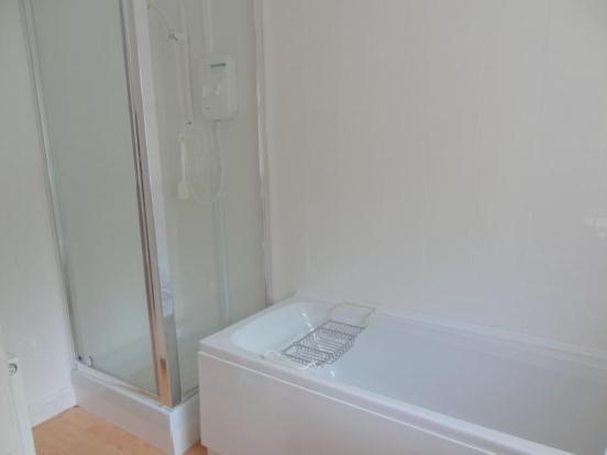 Bath/Shower Room