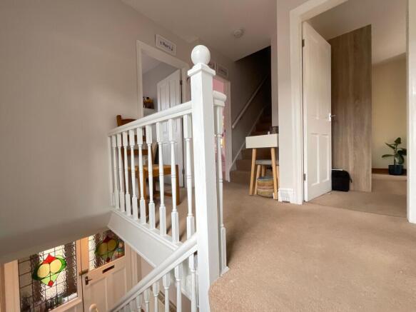 4 bed Semi-Detached for sale Image 12