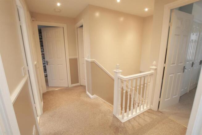 4 bed Detached for sale Image 10