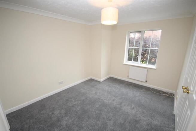 bedroom1.JPG