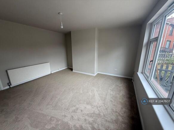3 bed Terraced to rent Image 4