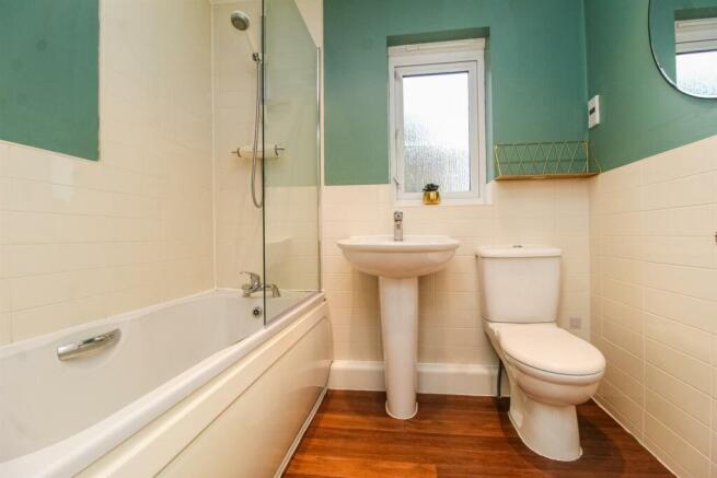 BATHROOM/W.C.