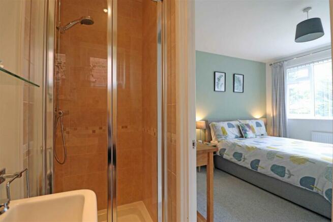 En-Suite Shower