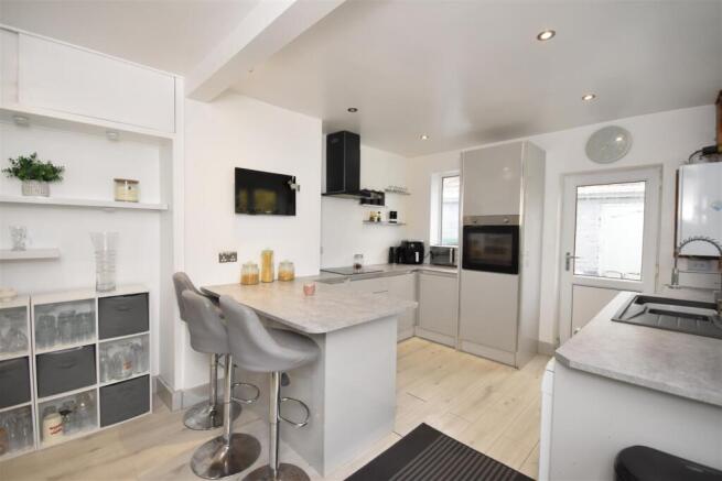 Dunraven Road, Little Neston, Neston photo 5