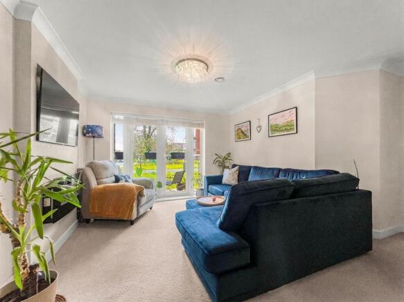 Aughton Park Drive, Aughton, L39 photo 4