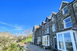 4 Rhiwlas, Bronwen Terrace, Harlech LL46 2YS