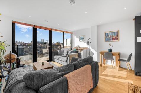 Hawthorne Crescent, London, SE10