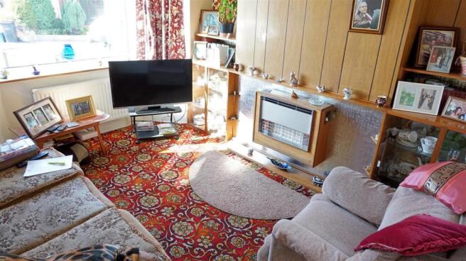 BAY FRONTED LOUNGE